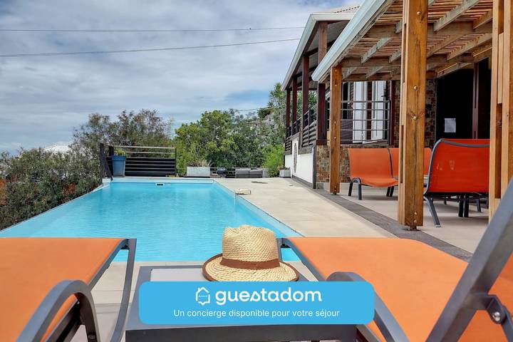 Chalet para 8 personas, con jardín y piscina - 1