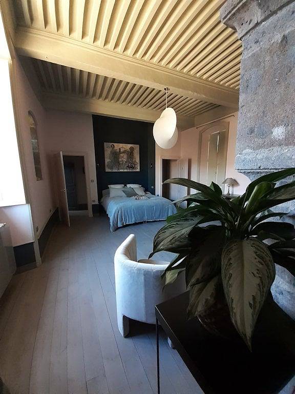 Maison du Chevalier des Huttes - Chambre à la Grande Cheminée in Vic-sur-Cère, Région d'Aurillac