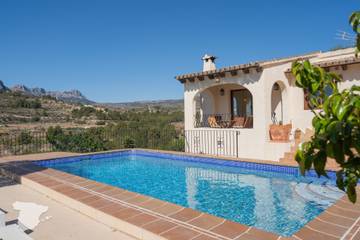 Cheap Villa for 10 People in Calpe, Costa Blanca, Photo 2
