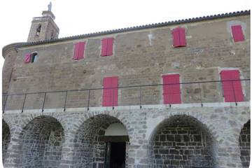 Gîte pour 16 personnes à Laval-Pradel