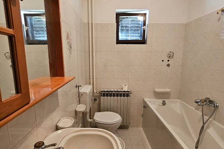 Ferienwohnung für 5 Personen, mit Terrasse und Garten in Kastelir - 4