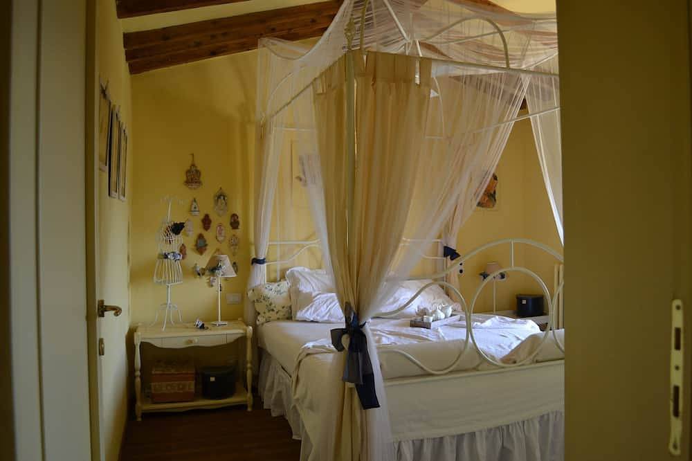 Cottage nel Chianti con Piscina. Vista Sulle Colline e sui Vigneti Toscani in Castellina in Chianti, Chianti