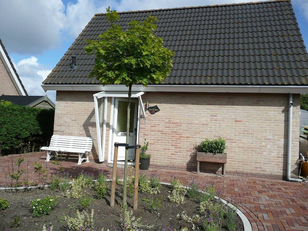 Vakantiehuis in Ouddorp met zwembad in Ouddorp, Goeree-Overflakkee