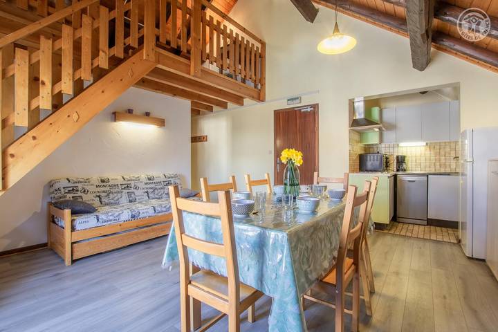 Gîte pour 6 personnes, avec terrasse, animaux acceptés à Albiez-Montrond - 2