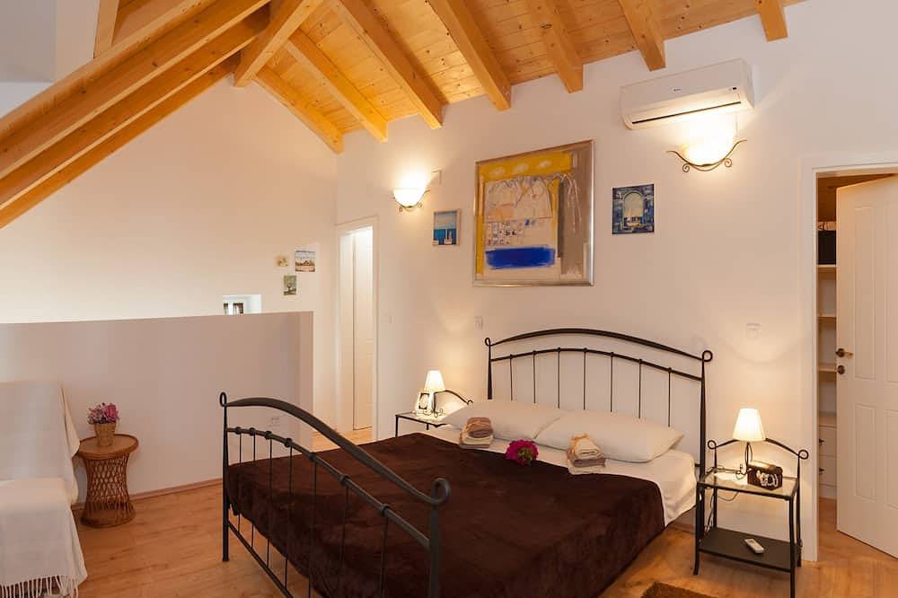 Neu Renovierte 100 Jahre Alte Steinvilla Mit Beheiztem Pool Villa Nikola Solta in Grohote, Solta