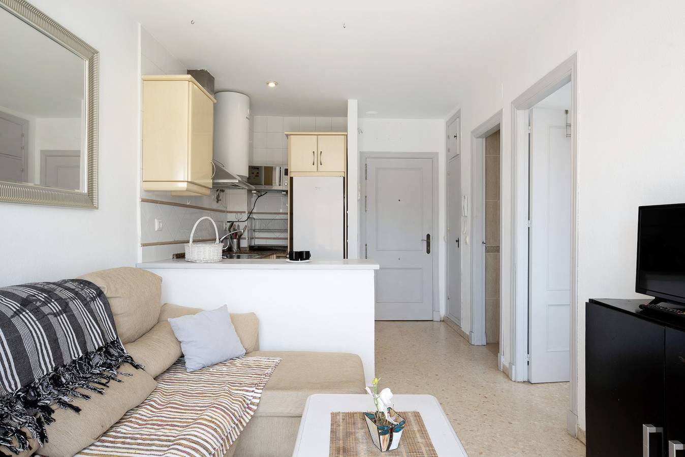 Apartamento entero, Apartamento 'Surfer Tarifa' con vistas al mar, balcón y Wi-Fi in Playa de Los Lances, Tarifa