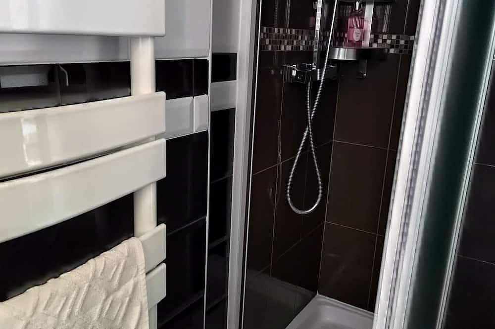 Apartamento entero, Studio near La Défense, close to amenities, close to streetcar and bus transport. in Colombes, Altos del Sena