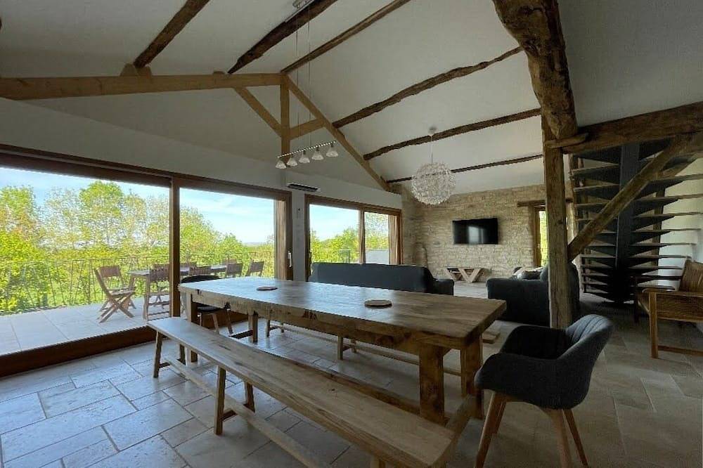 Belle Grange de Caractère Avec Piscine in Macizo Central