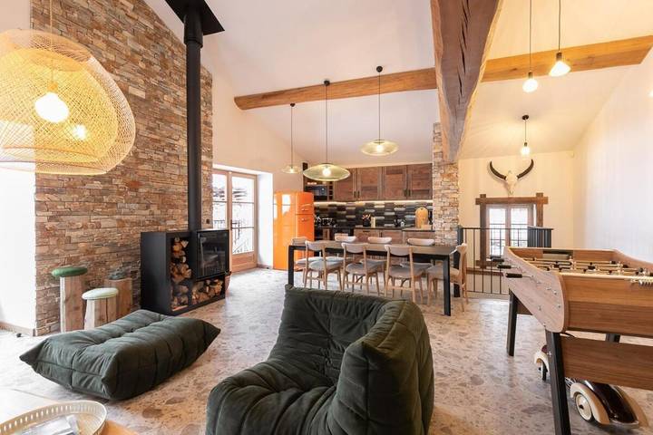 Chalet pour 10 personnes, avec Balcon et Jacuzzi ainsi que Terrasse et Sauna à Bonneval-sur-Arc