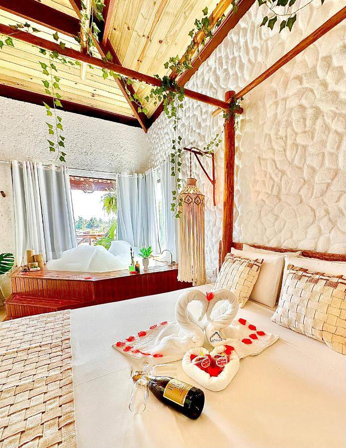 Casas e apartamentos de temporada para 5 pessoas, com balcão e jacuzzi e ainda jardim em Porto de Pedras