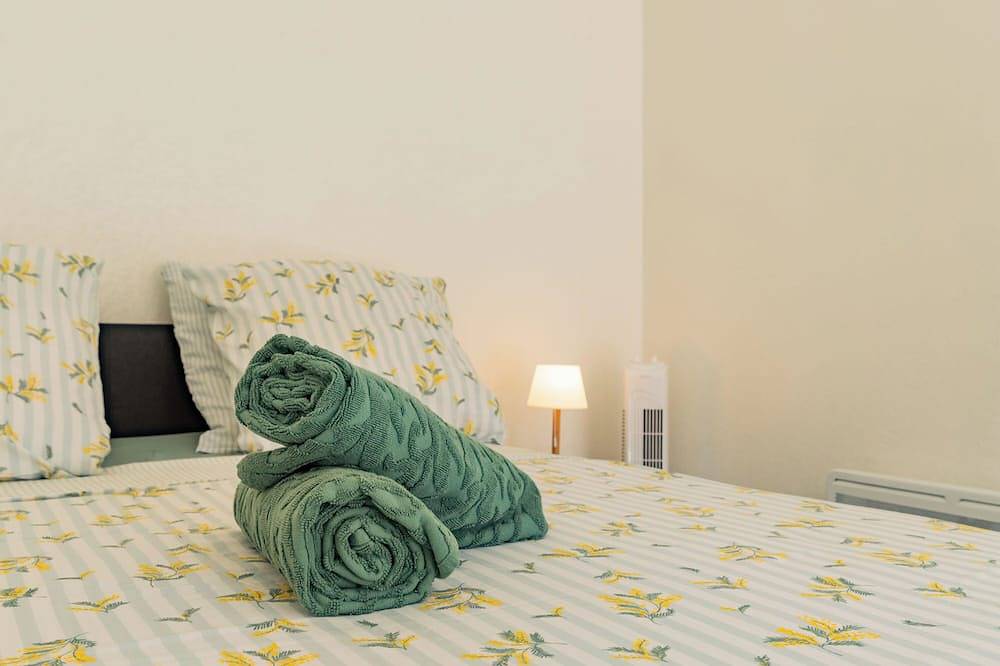 Appartement entier, Studio 2 en Centre-Ville Climatisé wifi canal+ in Bédarieux, Région de Béziers