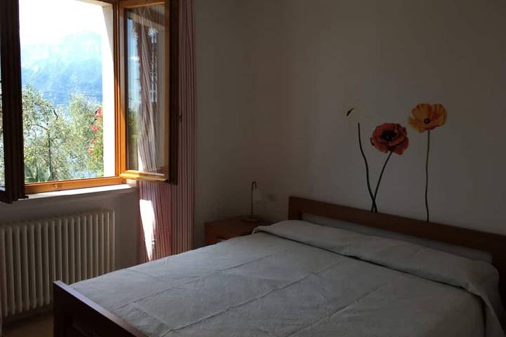 Holiday house La Pianta, is located in a quiet location, only 150 meters from the lake in Brenzone, Gardasee-Berge