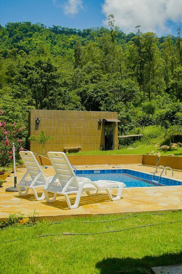 Casas e apartamentos de temporada para 2 pessoas, com vista e jardim e ainda balcão and piscina em São Pedro (SP)