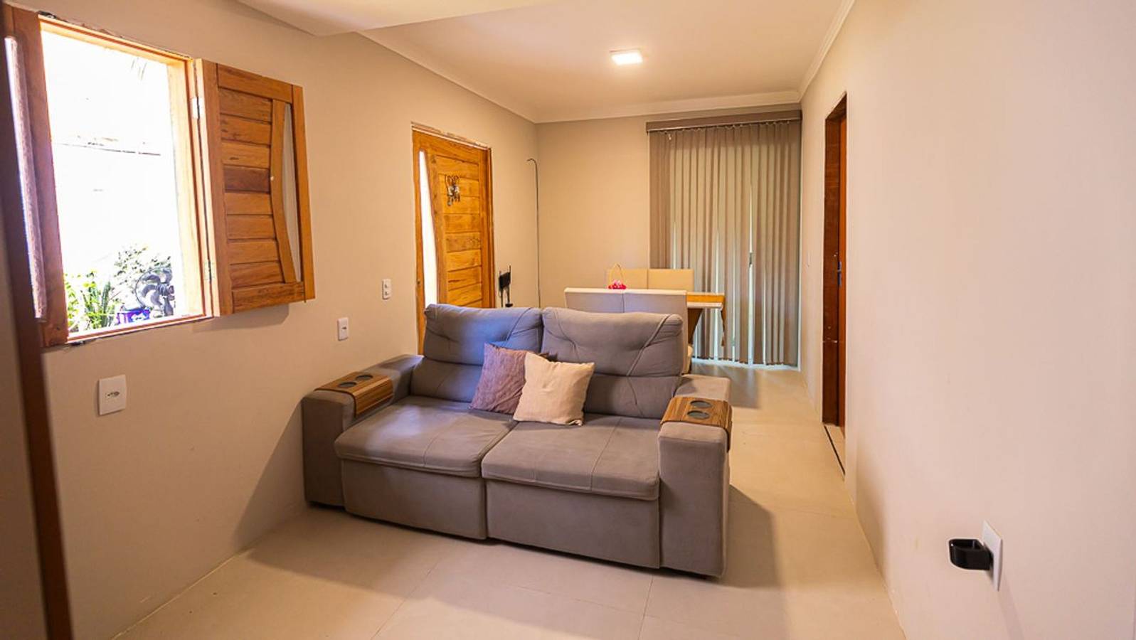 Casa com Piscina e Churrasqueira em Arembepe in Arembepe, Camaçari