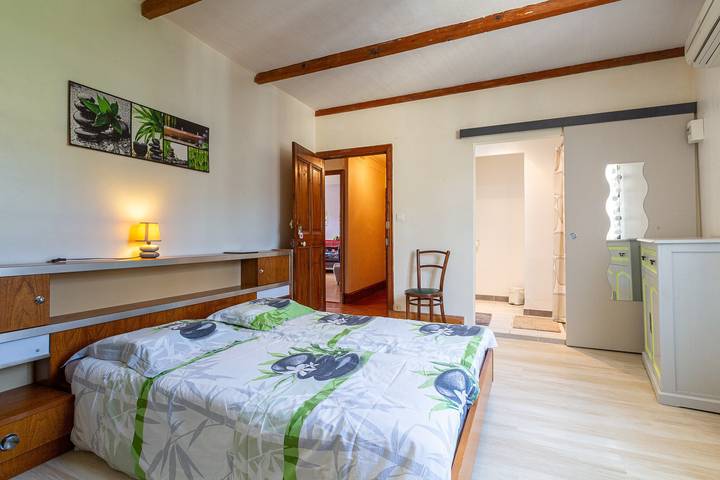 La Charrette B&B: Quiet Stay, Wi-Fi & Breakfast Included! in Dunière-sur-Eyrieux, Parc naturel régional des Monts d'Ardèche