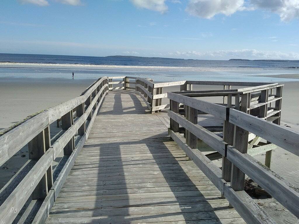 Riesiges Grundstück! Alleinlage! Sonnendeck am See + Steg, 5 private Inseln! in Region of Queens Municipality, Queens County