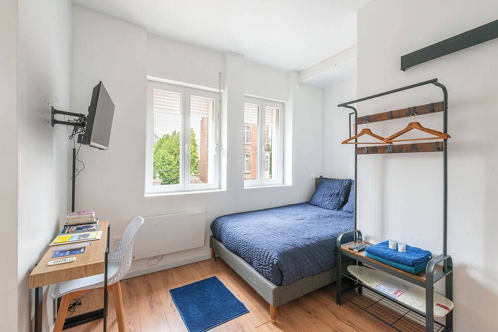 Appartement entier, Joli studio hyper lumineux à 1 minute de la Gare in Cambrai, Département Nord