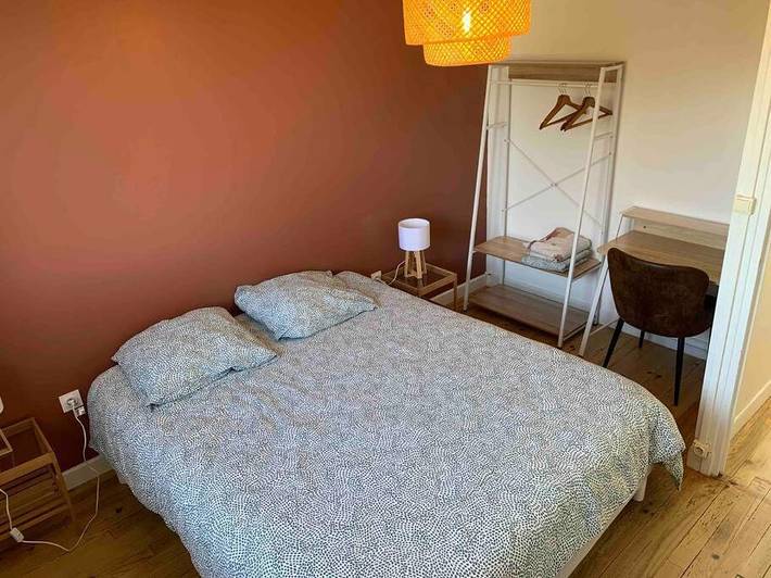 Location de vacances pour 7 personnes, avec vue ainsi que terrasse et jardin à Naucelles - 4