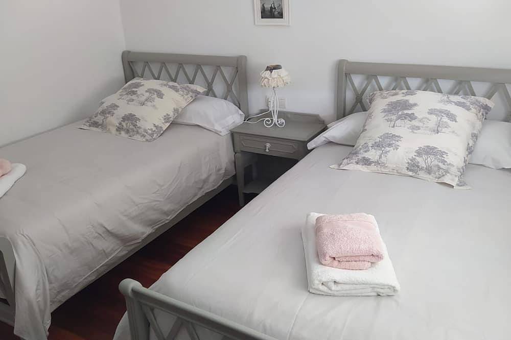 Alojamiento en uno de los Pueblos mas Bonitos de España Desde 2022 in Puentedey, Merindad de Valdeporres