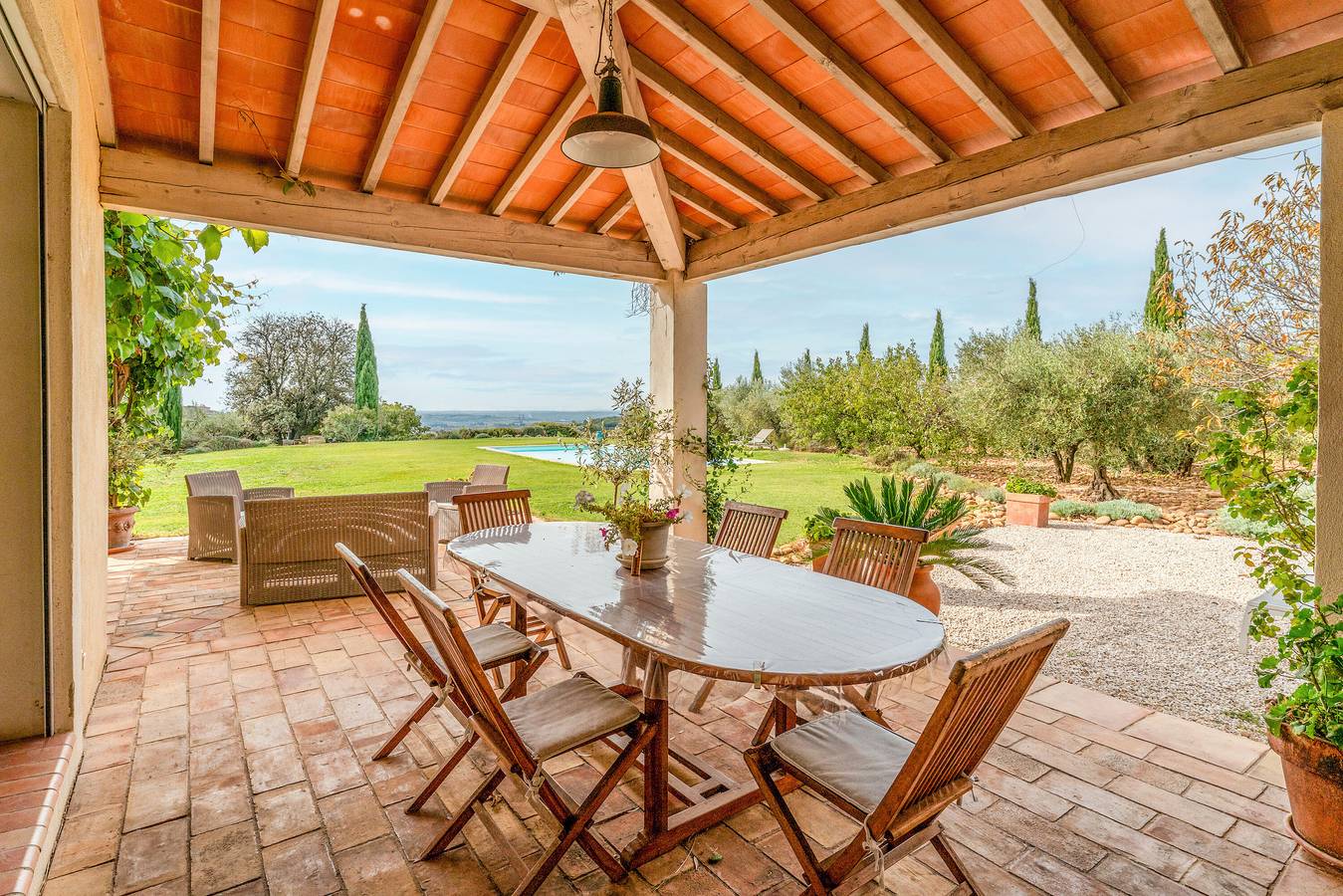 Chambre d’hôtes « Provence » avec terrasse partagée, jardin commun et Wi-Fi in Estézargues, Région de Nîmes