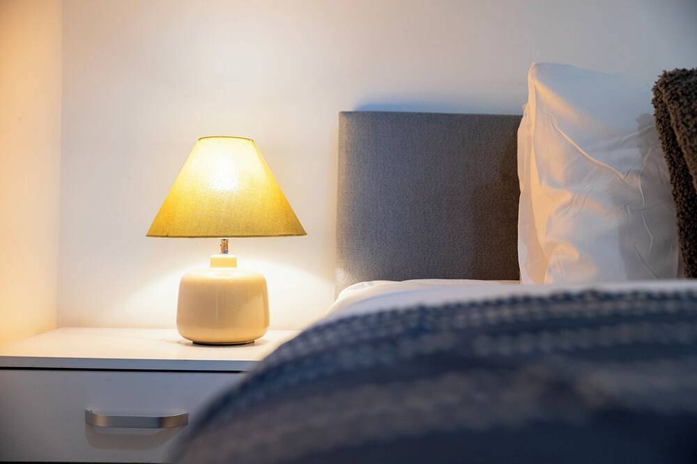 Large Home, Ideal for Contractors, Free Parking! in Stoke-on-Trent, Midlands