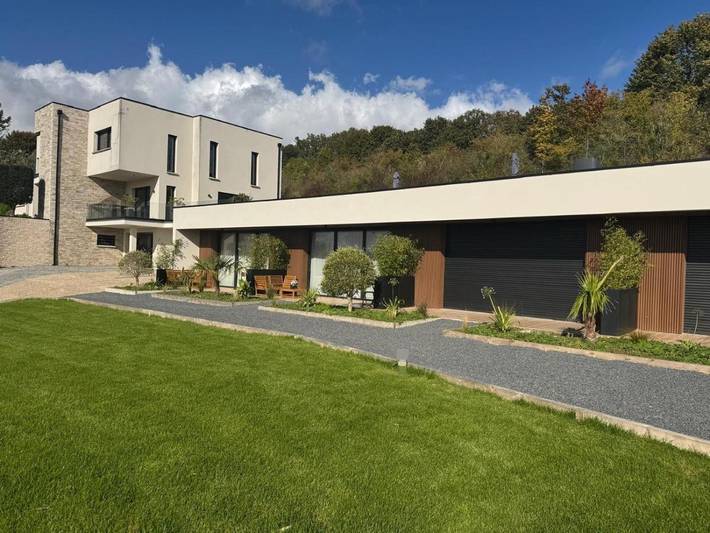 Chambre d’hôte pour 2 personnes, avec jardin ainsi que vue et piscine dans l' Eure