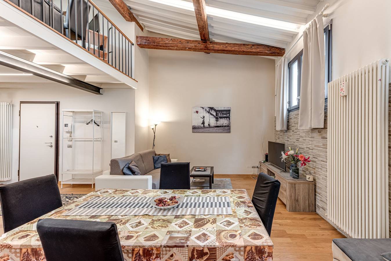 Apartamento entero, Apartamento 'Easy Loft Firenze' con Wi-Fi y aire acondicionado in Florencia centro, Florencia