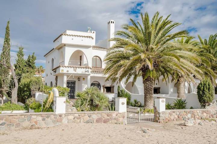 Ferienhaus für 7 Personen, mit Terrasse und Garten sowie Ausblick in Montroig Bahia