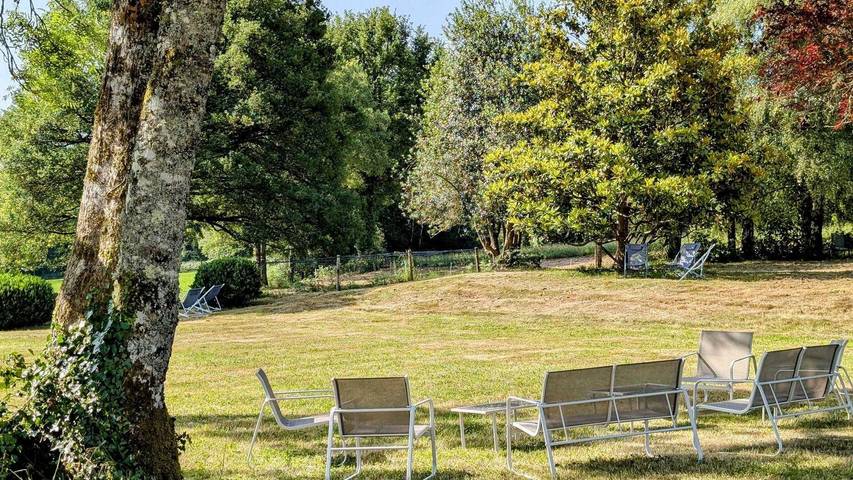Gîte pour 10 personnes, avec piscine et jardin à Champagnac-la-Rivière - 4