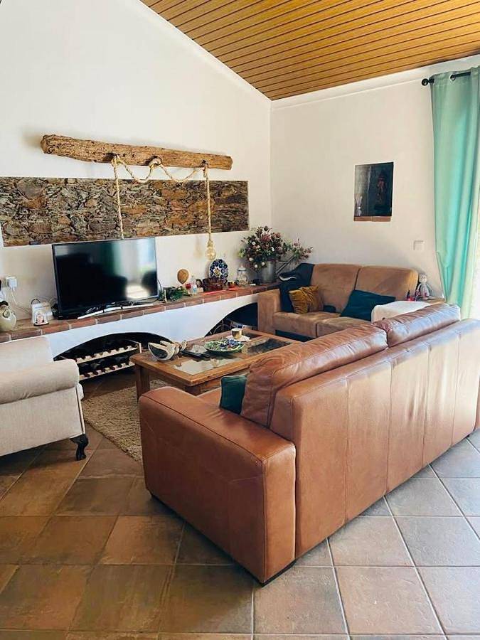 Location de vacances pour 8 personnes, avec jardin ainsi que vue et piscine, animaux acceptés à Borba - 3