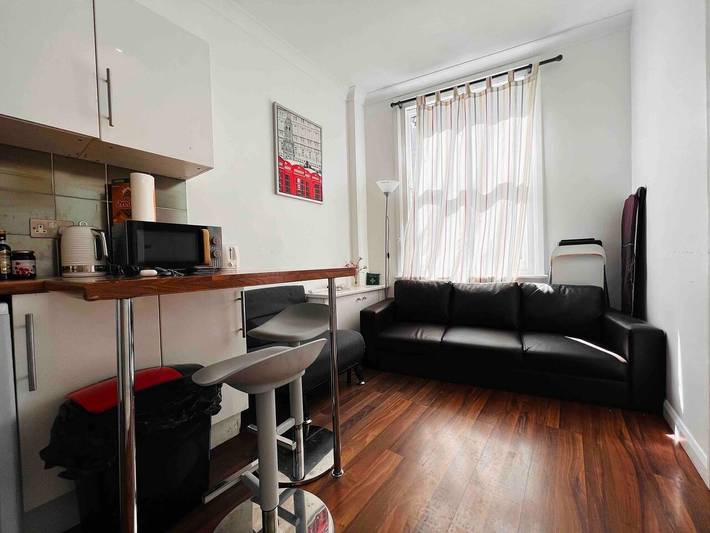 Vacation apartment for 7 people, kid friendly in Camden
