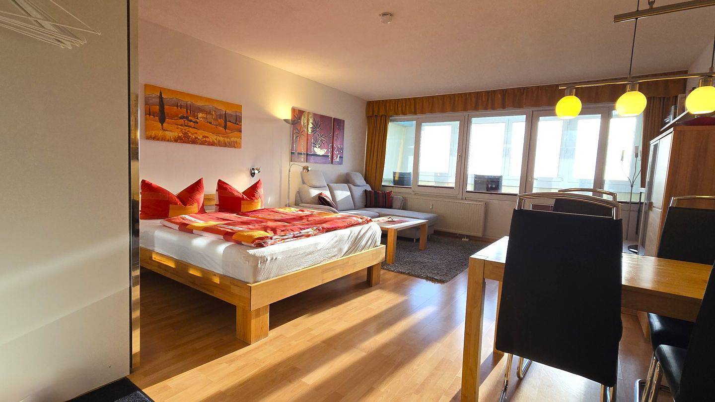 Ganze Wohnung, Ostsee Ferienwohnung Sonne, Strand und Meer mit Weitblick über die Kieler Förde in Holm, Schönberg