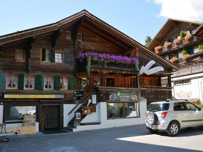 Hütte für 3 Personen, mit Balkon in Gstaad