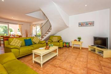 Vacation Rental for 6 Guests in Cala Blanca, Ciutadella, Picture 4