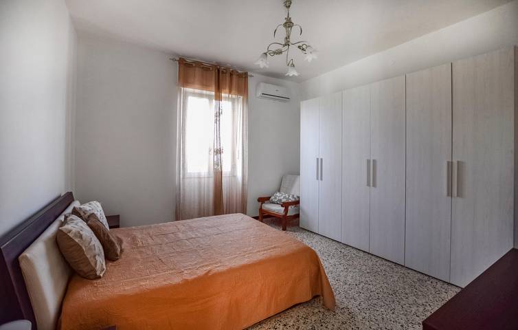Ferienhaus für 9 Personen, mit Terrasse und Garten in Kalabrien - 4