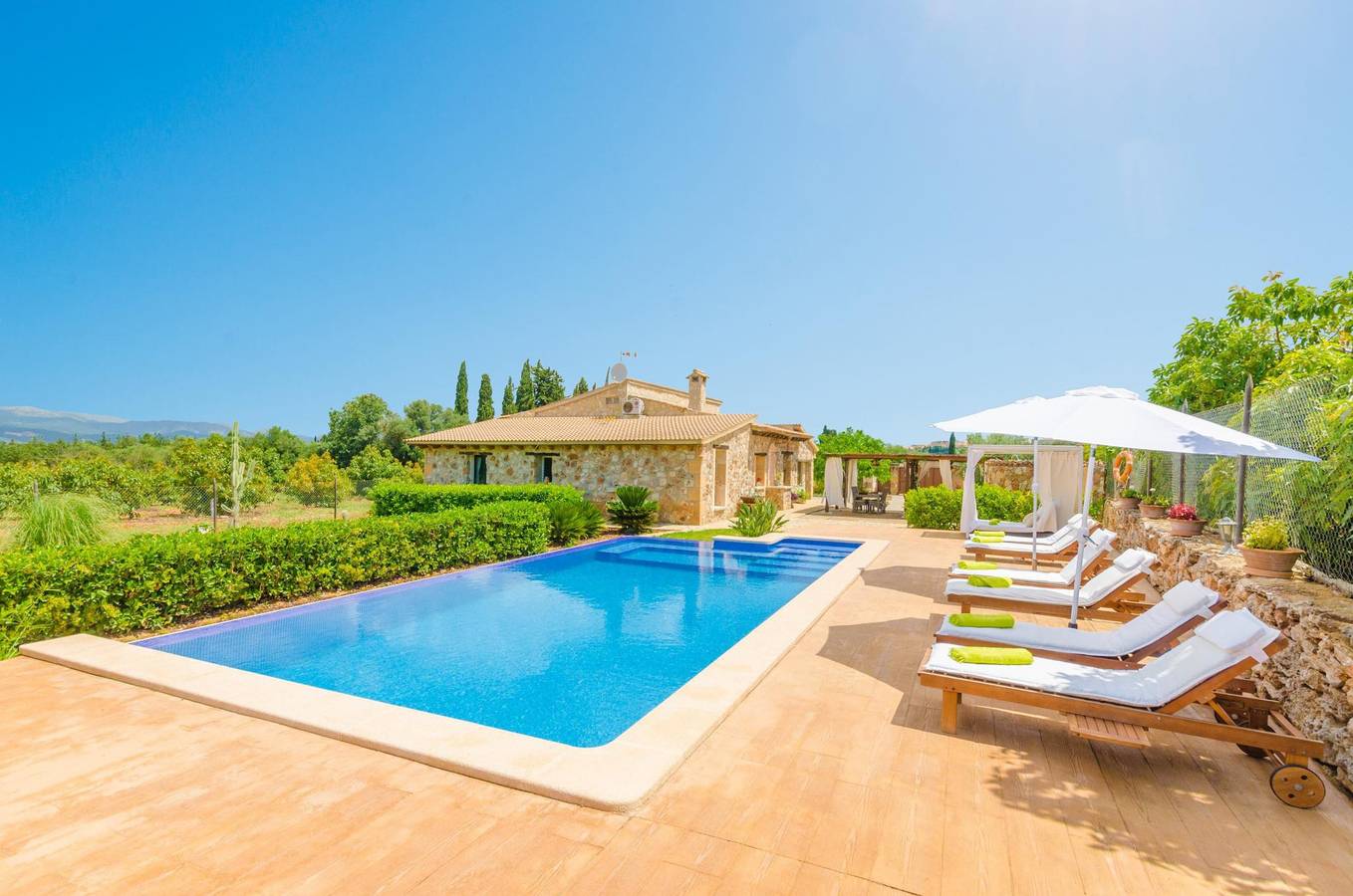 Es Moyà Des Pins - Villa con piscina privada en Muro. Wifi Gratis in Muro, Mallorca Norte