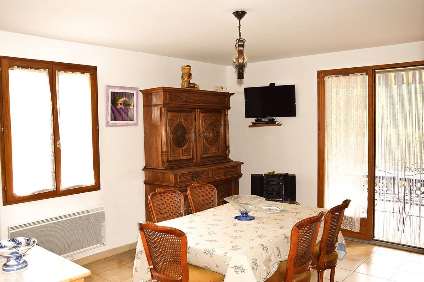 Appartement entier, Appartement moderne à La Roche-sur-le-Buis, avec piscine. in La Roche-sur-le-Buis, Région de nyons