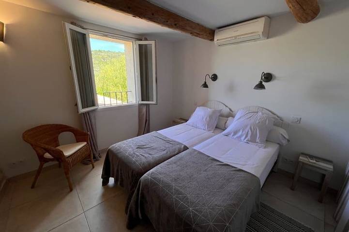 Location de vacances pour 6 personnes, avec jardin et terrasse à Lurs - 4