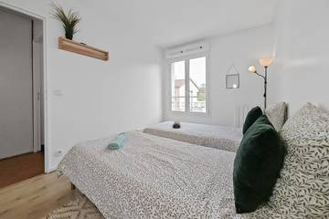 Appartement De Vacances pour 4 Personnes dans Suresnes, Hauts-de-Seine, Photo 1