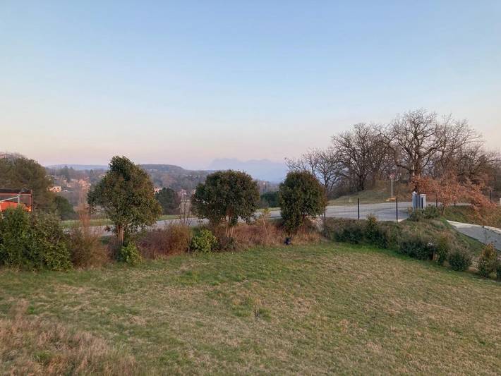 Location de vacances pour 5 personnes, avec Balcon et Terrasse ainsi que Jardin et Vue à Eurre