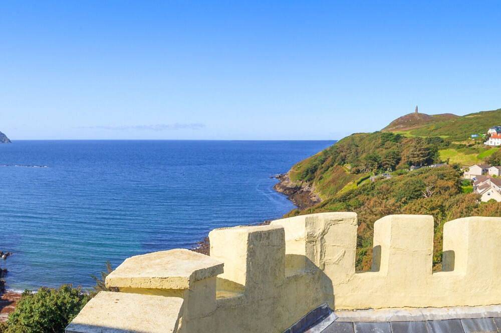 Entire apartment, Sound of the Sea -  a holiday cottage that sleeps 5 guests in 3 bedrooms in Port Erin, Isle of Man