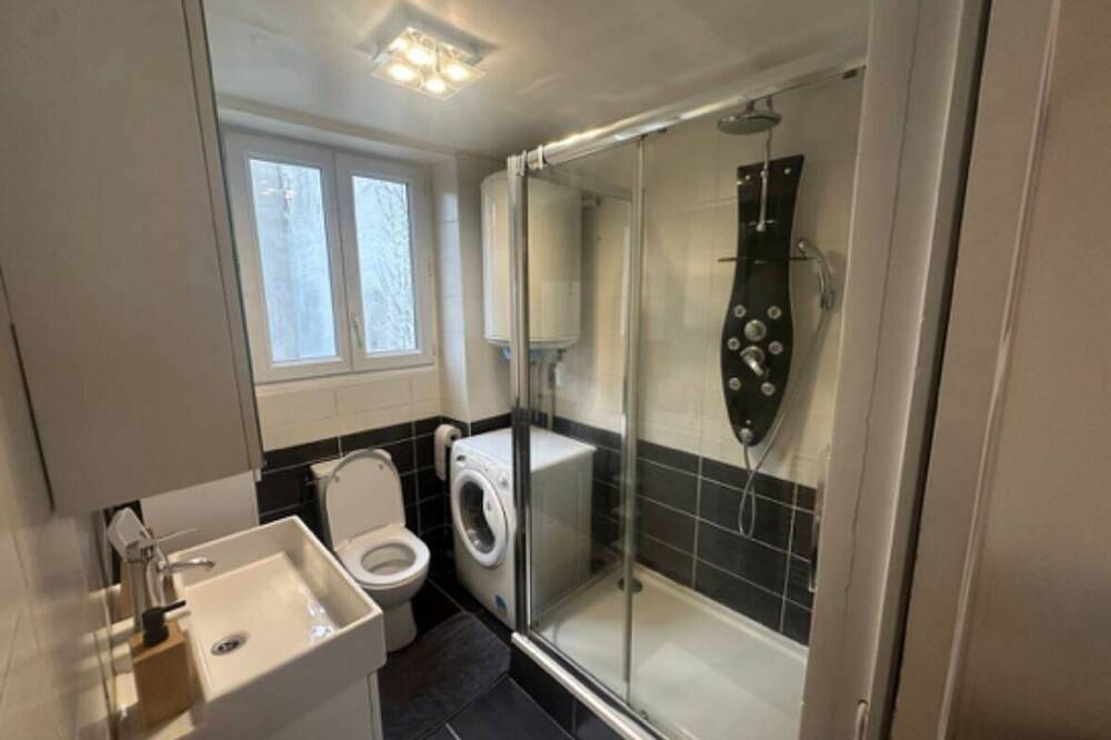 Entire apartment, Charming apartment in the heart of Rueil-Malmaison. in Rueil-Malmaison, Hauts-de-Seine