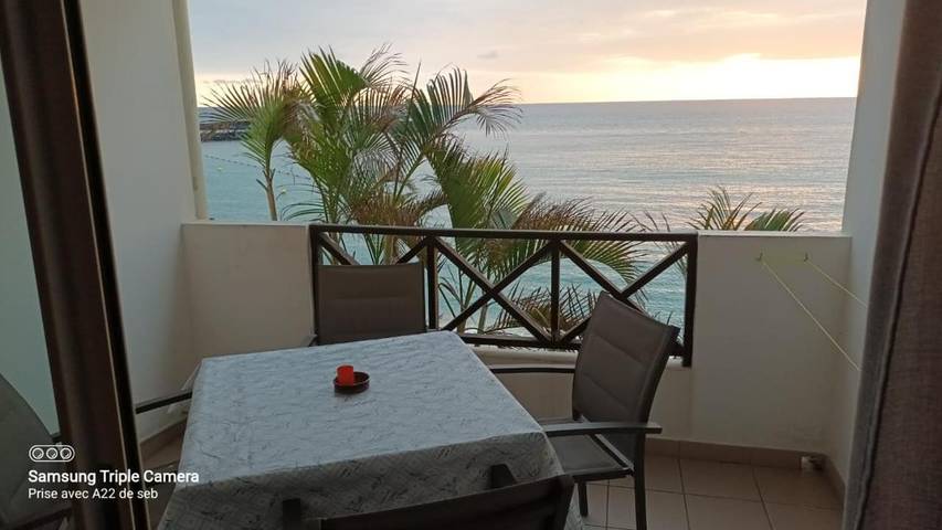 Gîte pour 4 personnes, avec vue et terrasse dans Saint-Gilles les Bains - 2