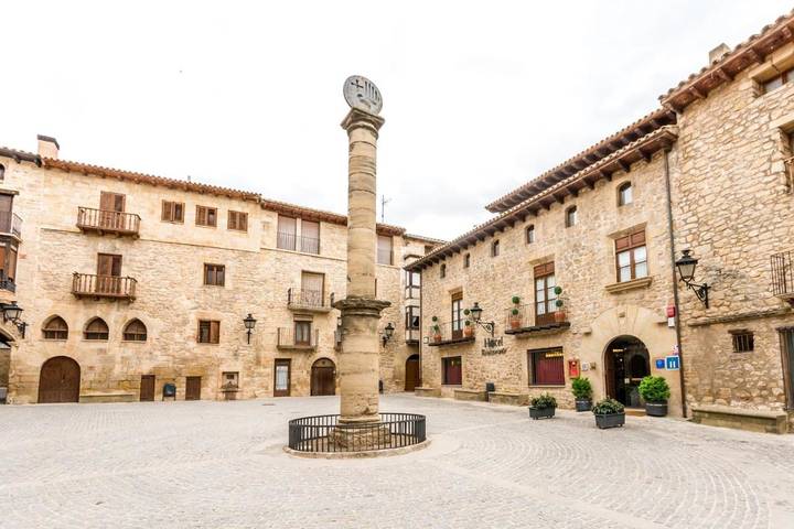 Hôtel pour 4 personnes, avec Jacuzzi et Terrasse à Cretas