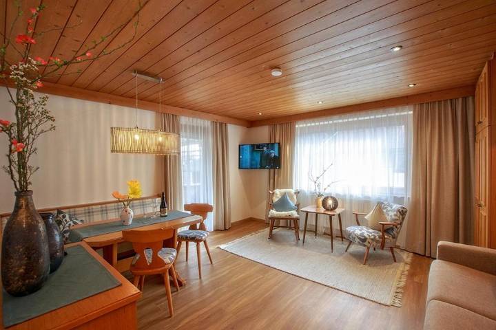Ferienwohnung für 9 Personen, mit Balkon und Terrasse sowie Garten und Ausblick in Prutz - 2