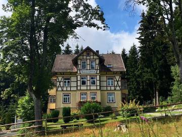 Ferienwohnung für 2 Personen, mit Balkon und Garten sowie Ausblick, mit Haustier im Oberharz am Brocken