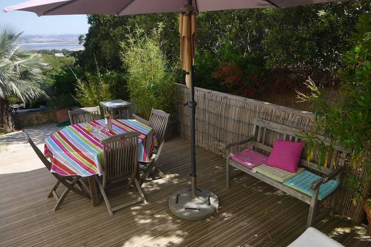 Gîte pour 4 personnes, avec terrasse et jardin dans Plage Du Pradeau