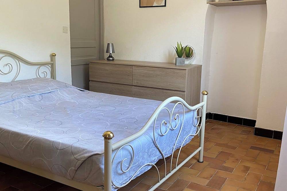 Quiet wine-growing estate in the heart of nature, ideal for family vacations in Brignoles, Brignoles region