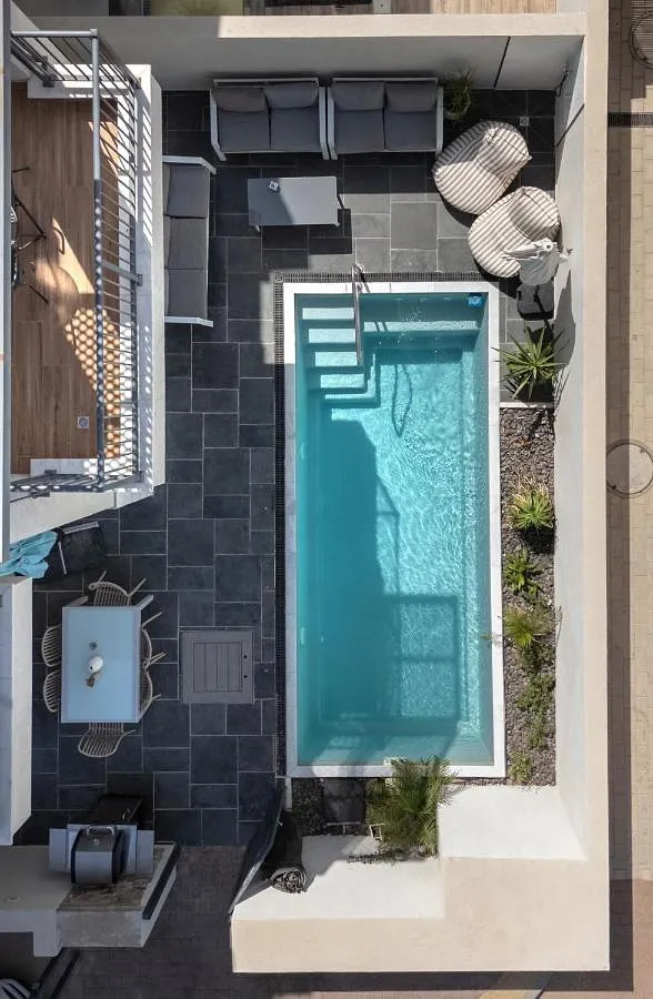 Villa pour 16 personnes, avec vue et piscine ainsi que jardin et vue sur le lac - 1
