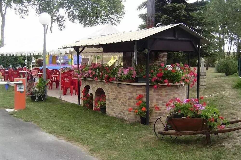 Coco Sweet 2 Chambres sans sanitaires 4 personnes in Faverolles-sur-Cher, Région de Blois